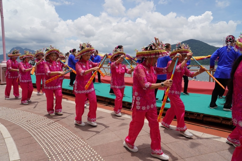 往年在大埔區(qū)龍舟競(jìng)賽開(kāi)始前，官方為展現(xiàn)其蜑家文化進(jìn)行相關(guān)特色表演。資料圖片